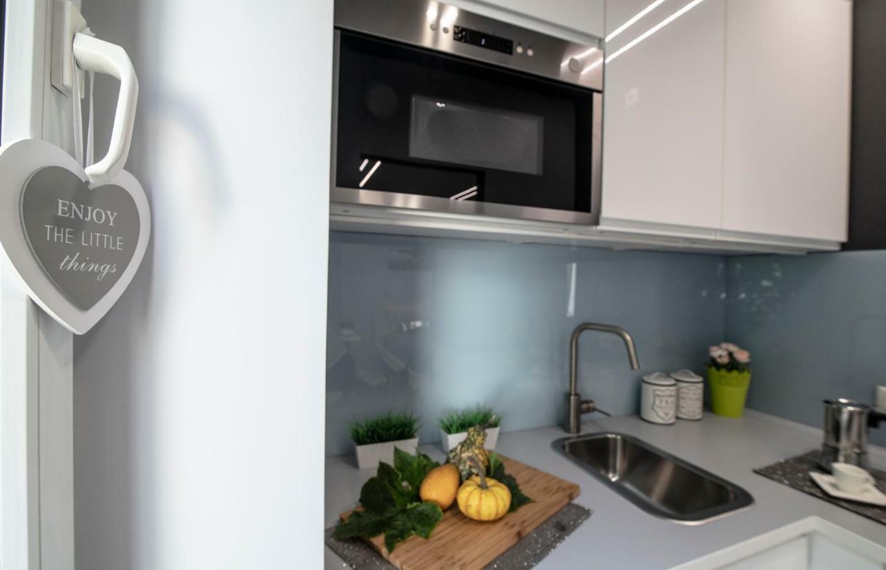 Wlr Apartments - Hoza I Варшава Экстерьер фото